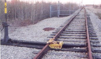 Enclosed spur